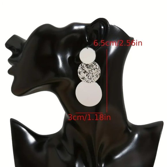 ⭐️NWT Gold Geometric Circles Earrings - Picture 2 of 2